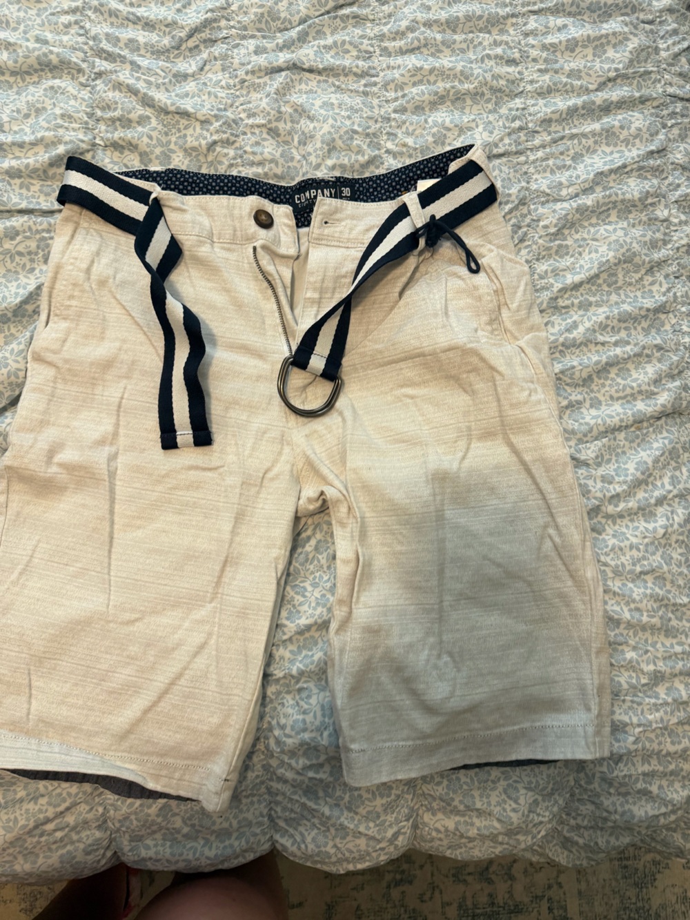 Men’s Cream Linen-Blend High-Waist Pants with Striped Belt